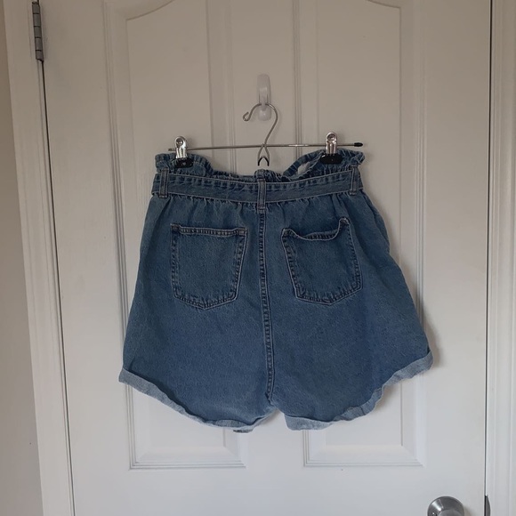Paper-bag Waist Denim Shorts - Picture 2 of 4